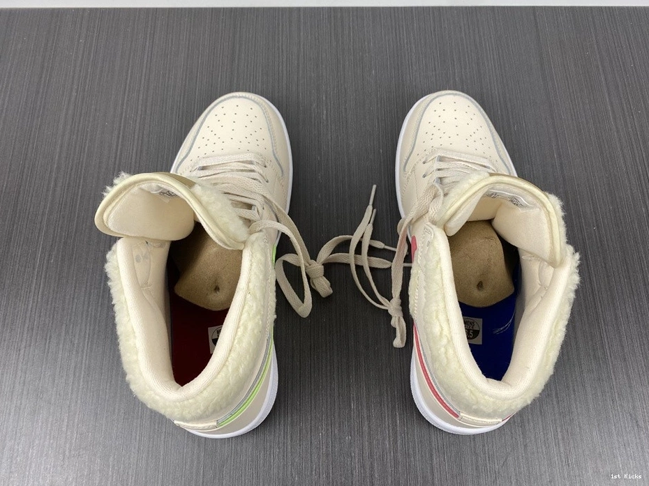 (GS) Pearl Jordan Fleece 1 - DO2207-264 White Mid 1106